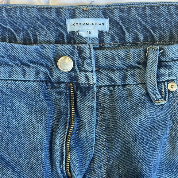 Good American 90’s Loose Raw - Picture 2 of 3